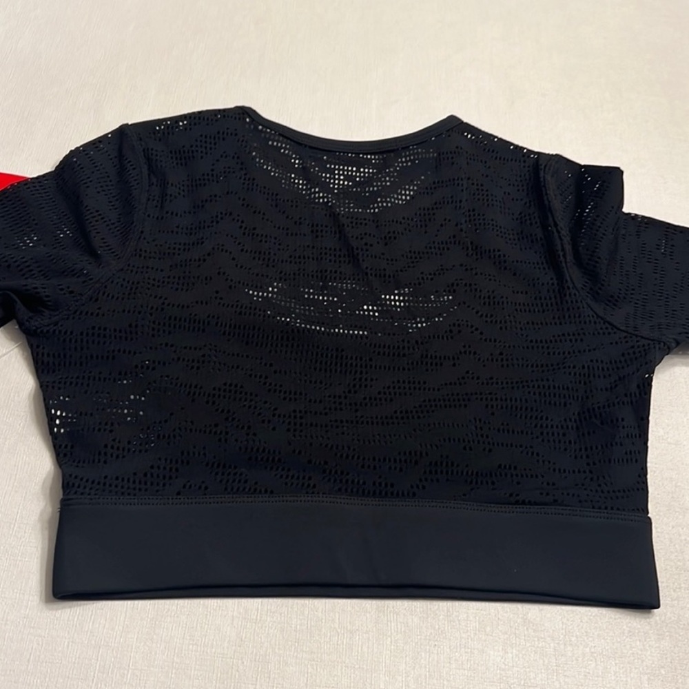 NWT Good American black midnight mesh performance crop longline. Size 1(Small) - Picture 8 of 8